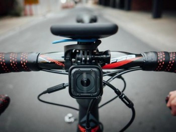 Adaptador de montaje frontal para Action Cam QUAD LOCK