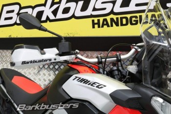 Estructura central aluminio paramanos Barkbusters para Aprilia Tuareg 660