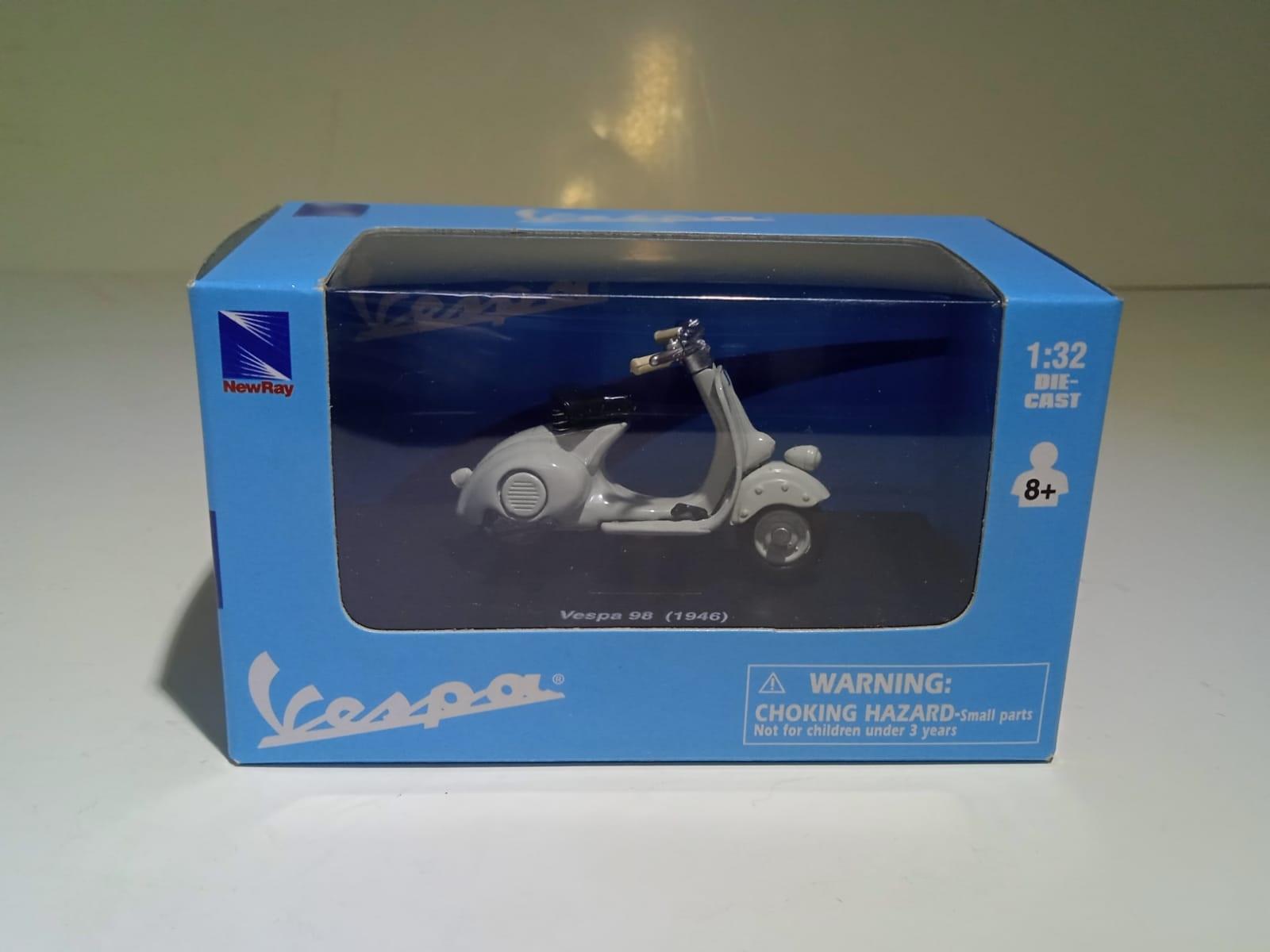 Miniatura modelo Vespa 98cc de 1946