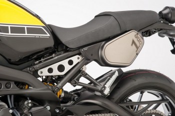 Tapas laterales retro Yamaha XSR900 2016-2019 negras mate