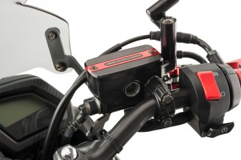 Tapa bomba freno delantero Honda modelos diversos, SYM Maxsym 400TL 2021-2024 roja