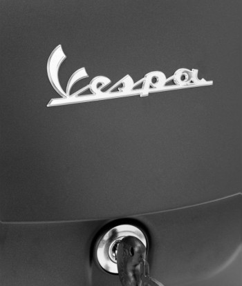 Baul 36L Vespa GTS, GTV, Super Negro convinto mate NV respaldo negro