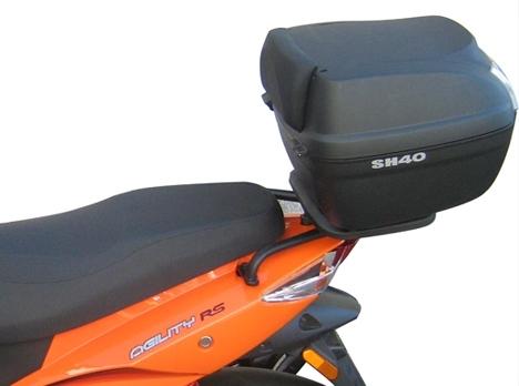 Soporte baul Shad Top master Kymco Agility 50/125 2011-2023